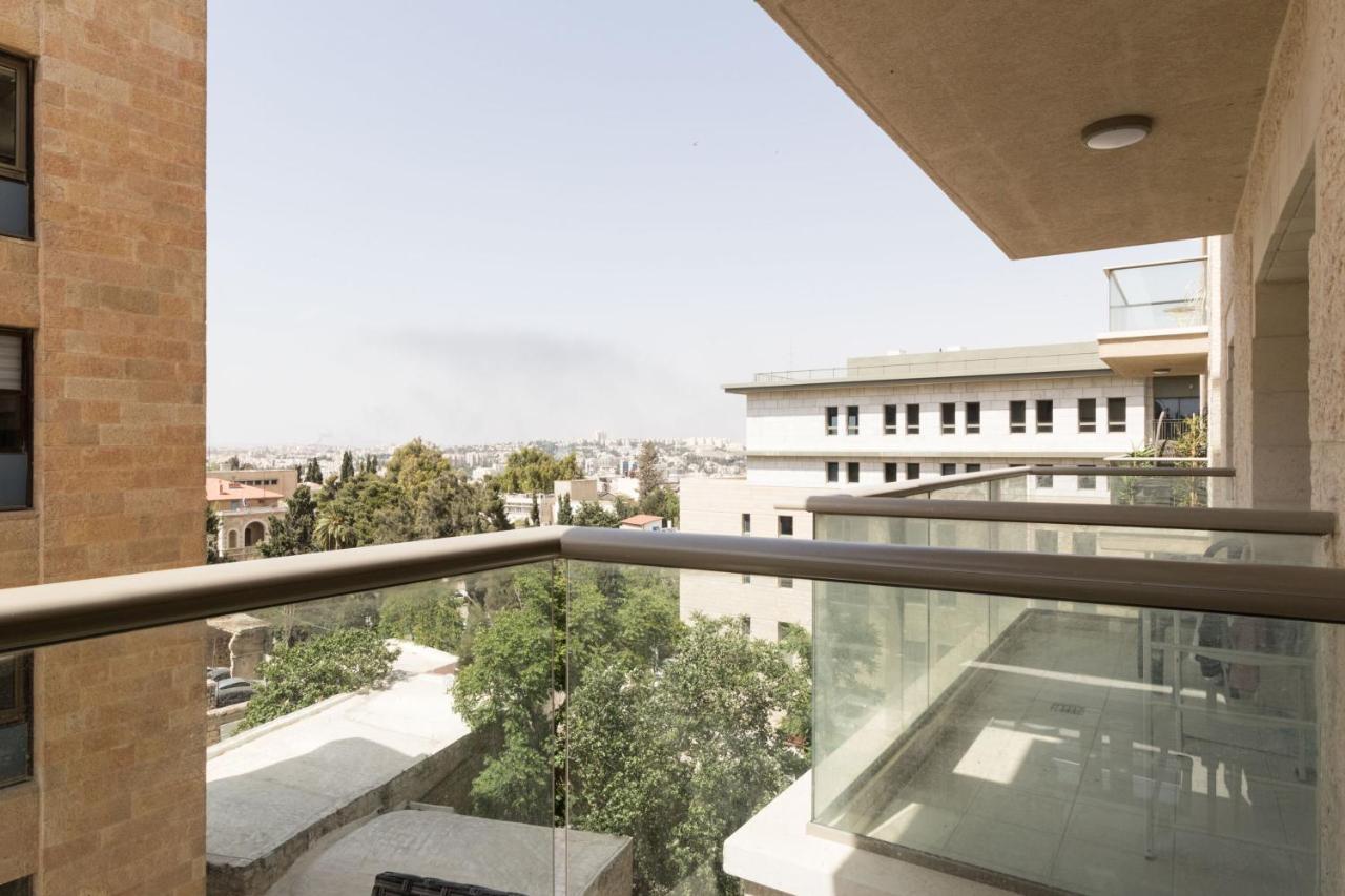 The Haneviim Court - Isrentals Yerusalem Bagian luar foto