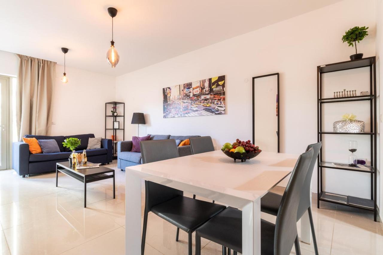 The Haneviim Court - Isrentals Yerusalem Bagian luar foto